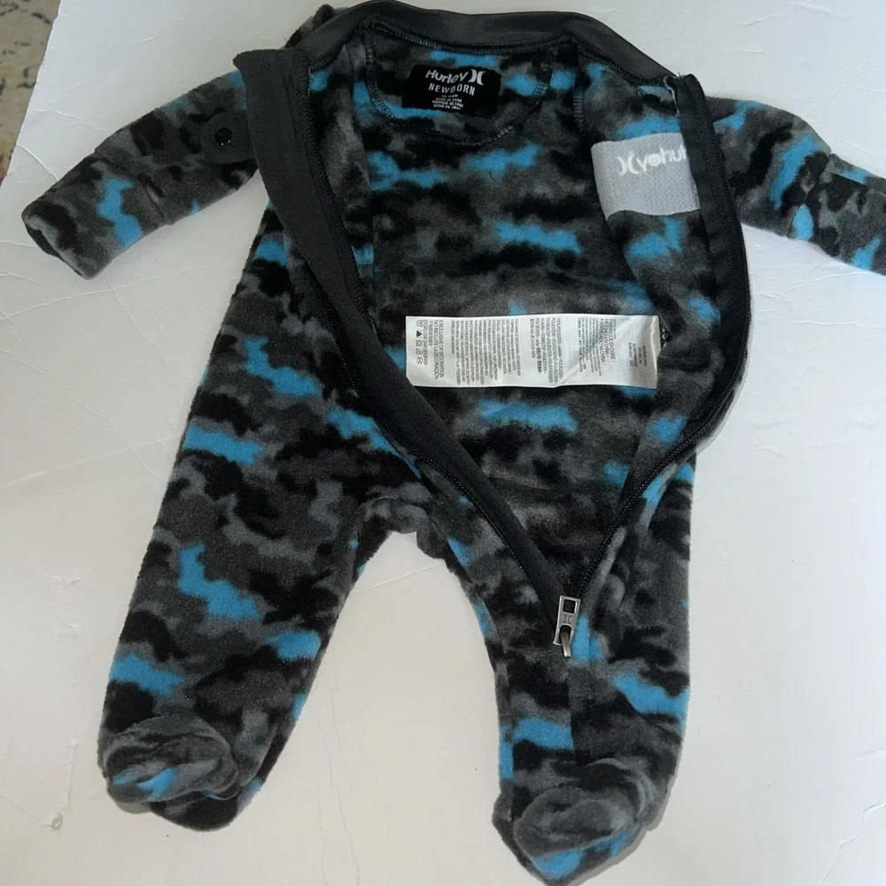 Hurley Baby Boy's Fleece Footed Aqua Camo Long Sleeve Sleeper | Size Newborn